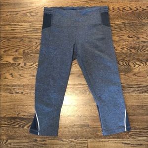 Lululemon cropped leggings, gray, size 8!